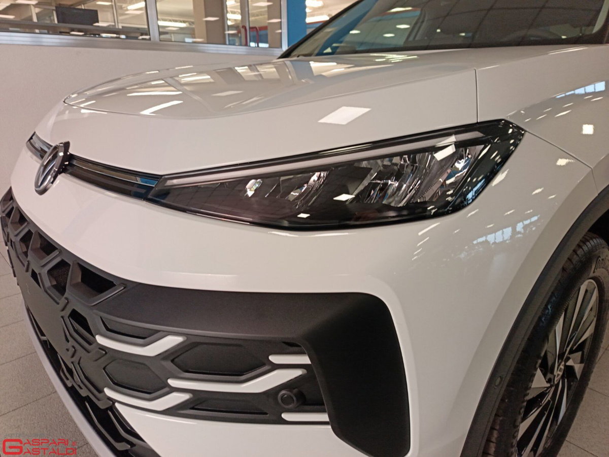 Volkswagen T-Roc 1.5 etsi Life 115cv dsg (18)