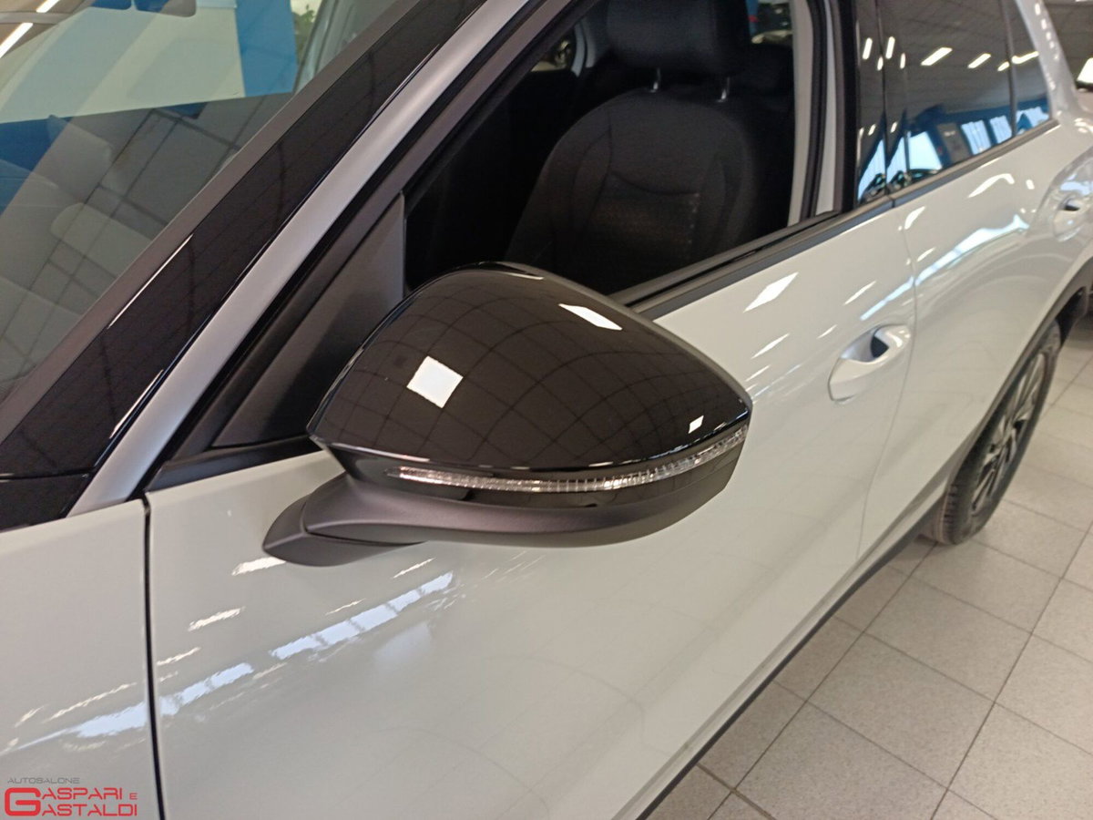 Volkswagen T-Roc 1.5 etsi Life 115cv dsg (19)
