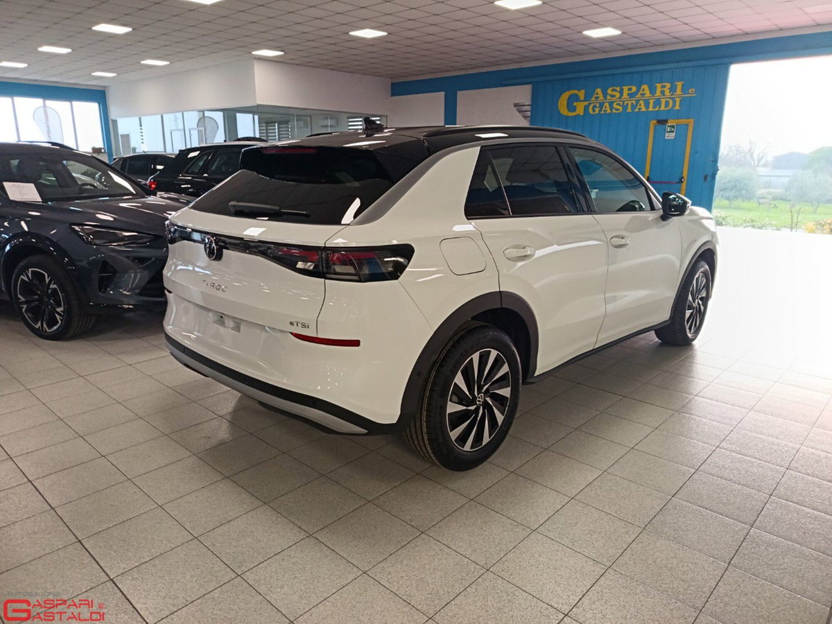 Volkswagen T-Roc 1.5 etsi Life 115cv dsg (3)