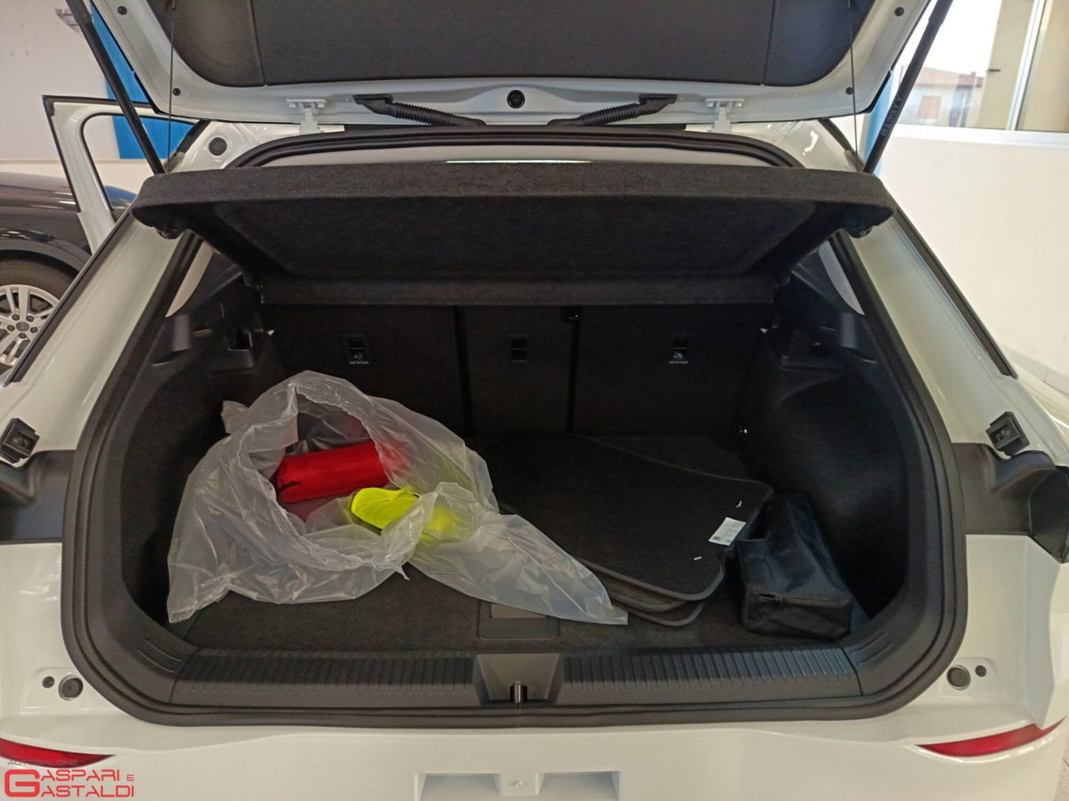 Volkswagen T-Roc 1.5 etsi Life 115cv dsg (5)