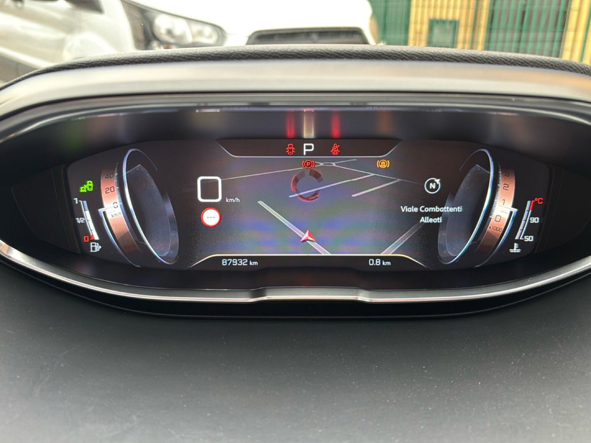 Peugeot 3008 BlueHDi 130 S&S EAT8 GT Line (9)