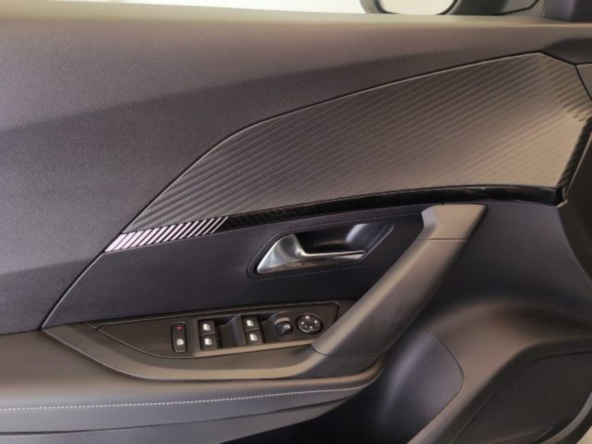 Peugeot 2008 PureTech 130 S&S Allure (13)