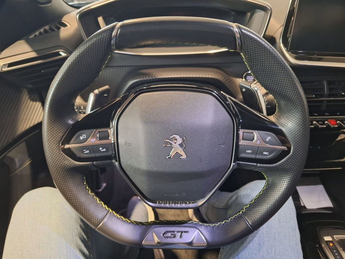 Peugeot 2008 BlueHDi 130 S&S EAT8 GT (11)