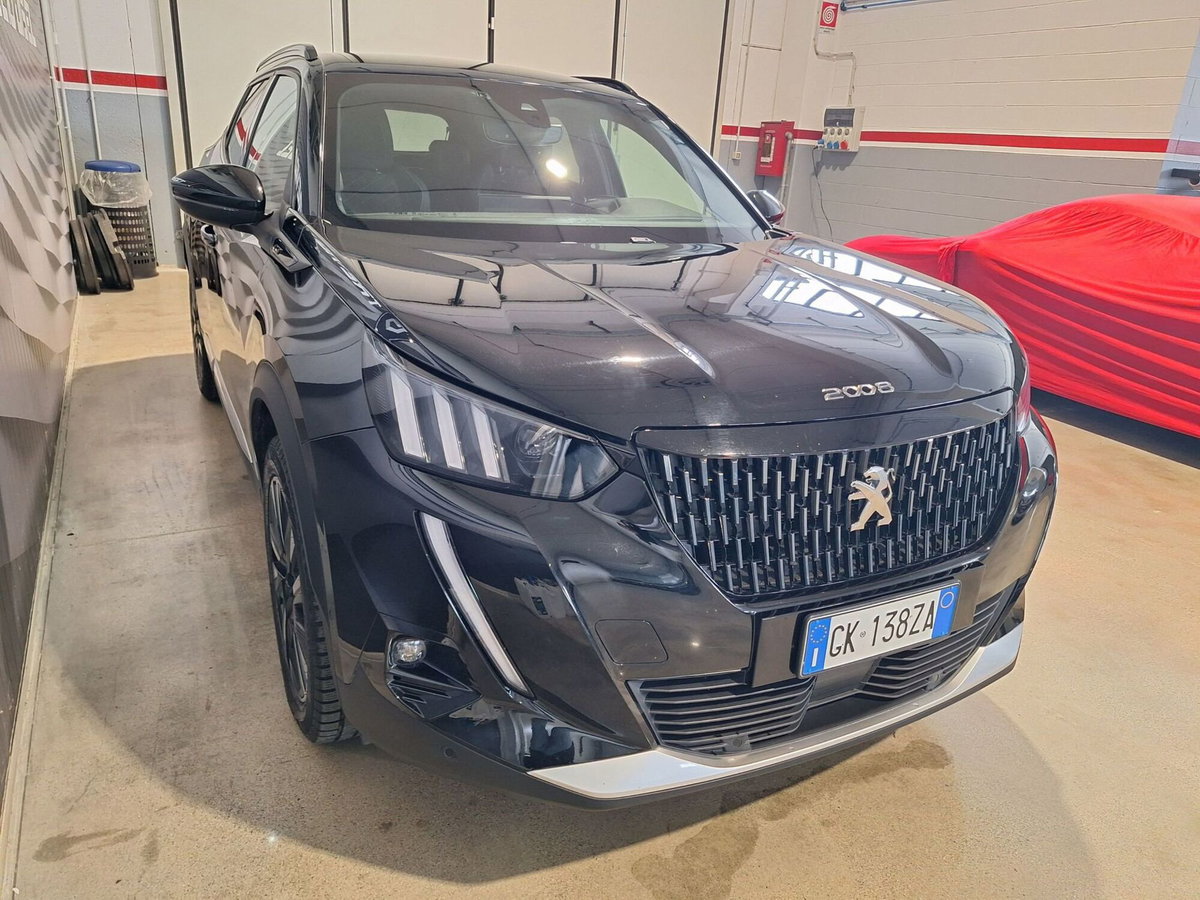 Peugeot 2008 BlueHDi 130 S&S EAT8 GT (3)
