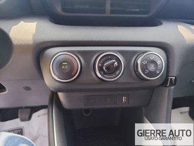 Toyota Yaris 1.0 5 porte Active (13)