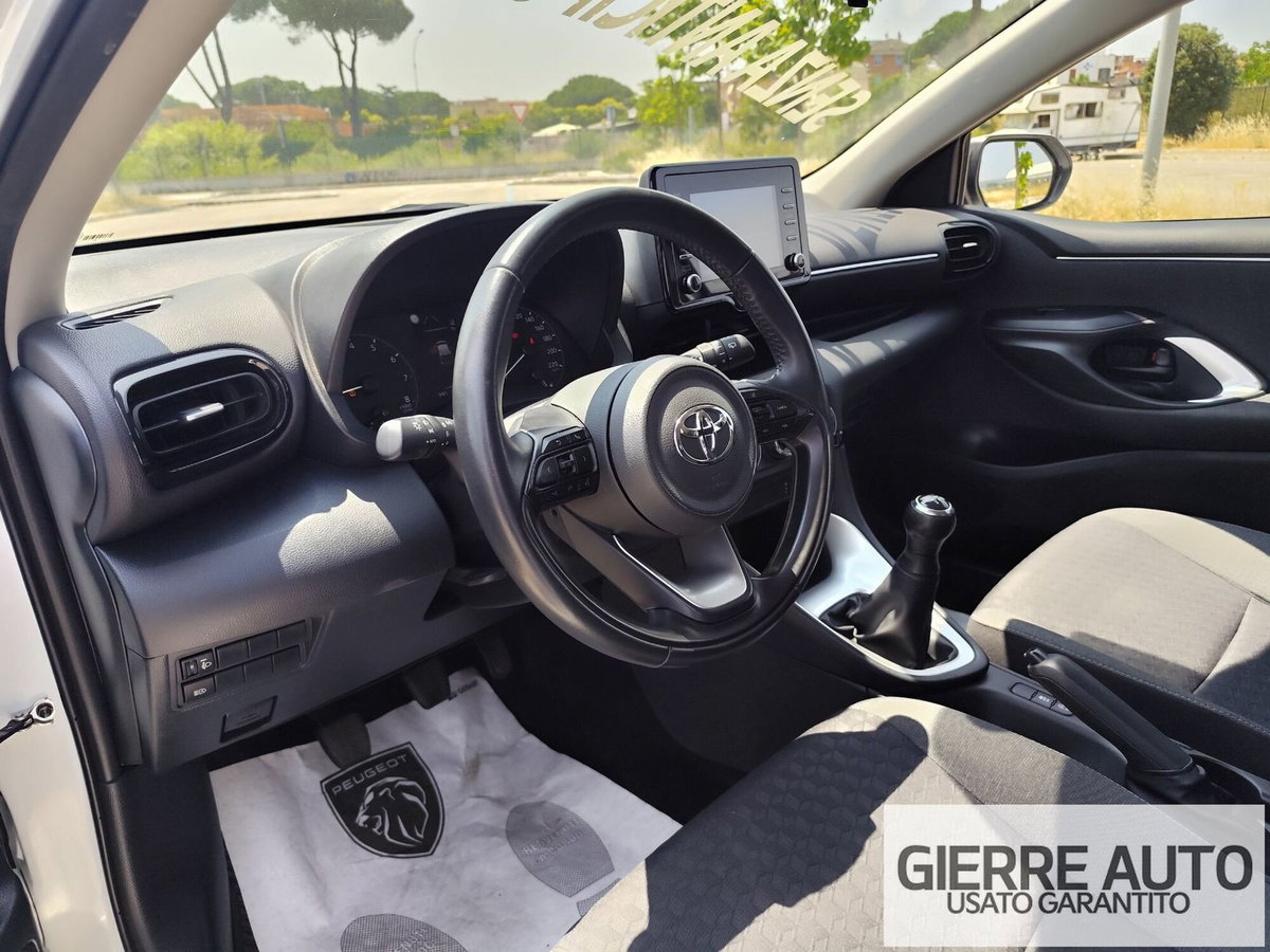 Toyota Yaris 1.0 5 porte Active (15)