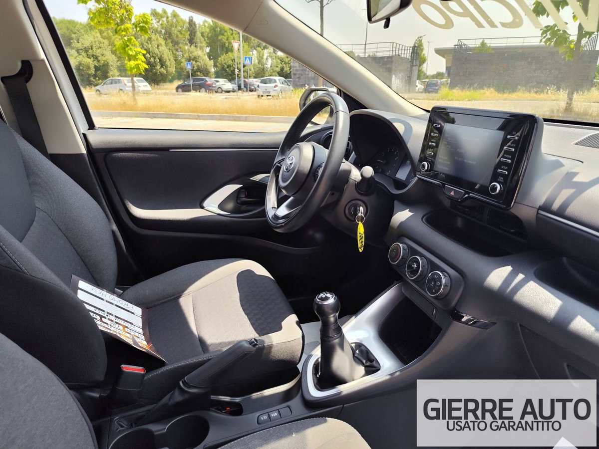 Toyota Yaris 1.0 5 porte Active (19)