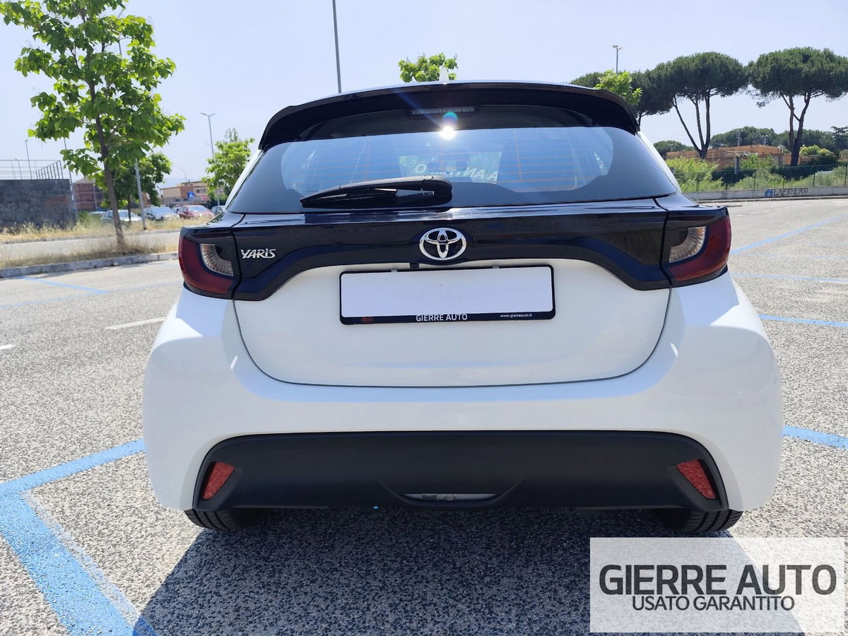 Toyota Yaris 1.0 5 porte Active (3)