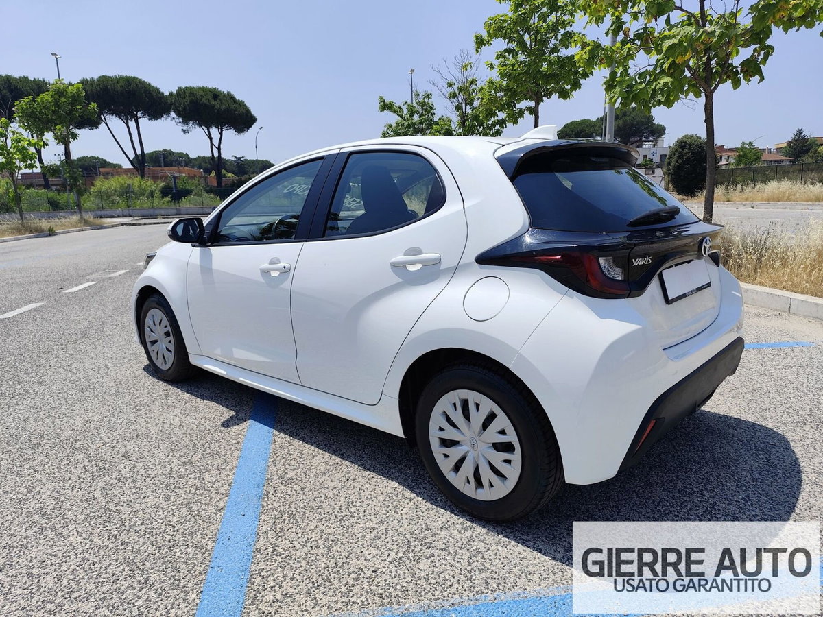 Toyota Yaris 1.0 5 porte Active (4)