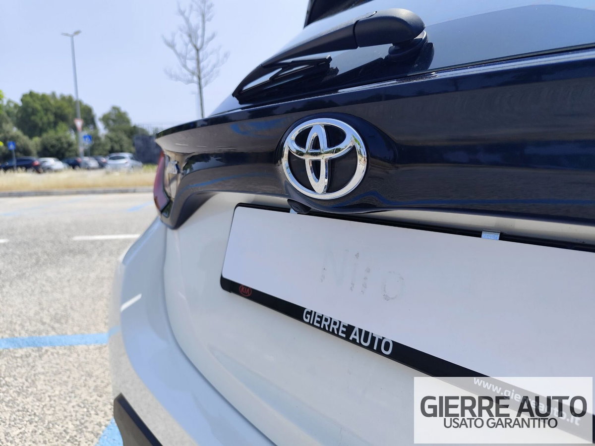 Toyota Yaris 1.0 5 porte Active (6)