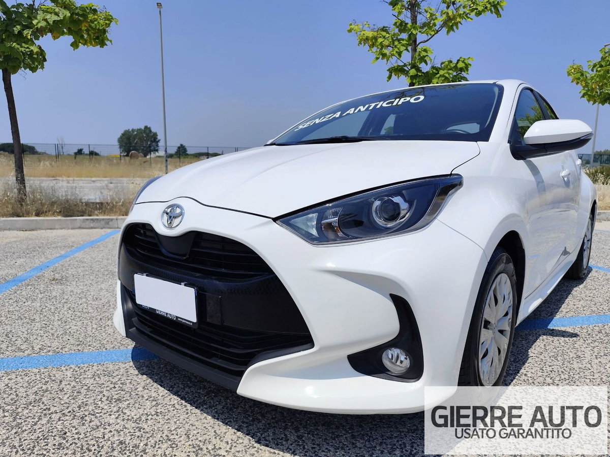 Toyota Yaris 1.0 5 porte Active (8)