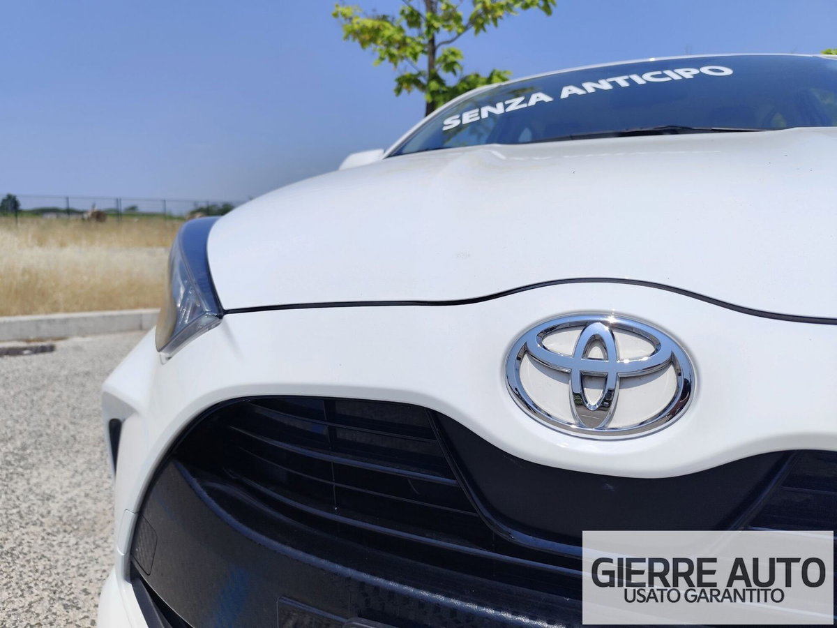Toyota Yaris 1.0 5 porte Active (9)