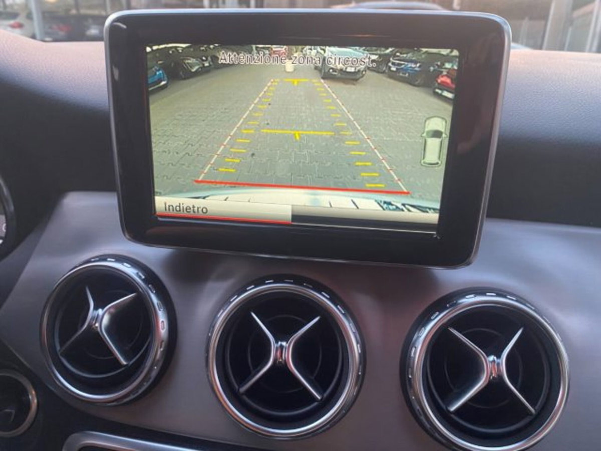 Mercedes-Benz GLA SUV 200 CDI Automatic 4Matic Premium (2)