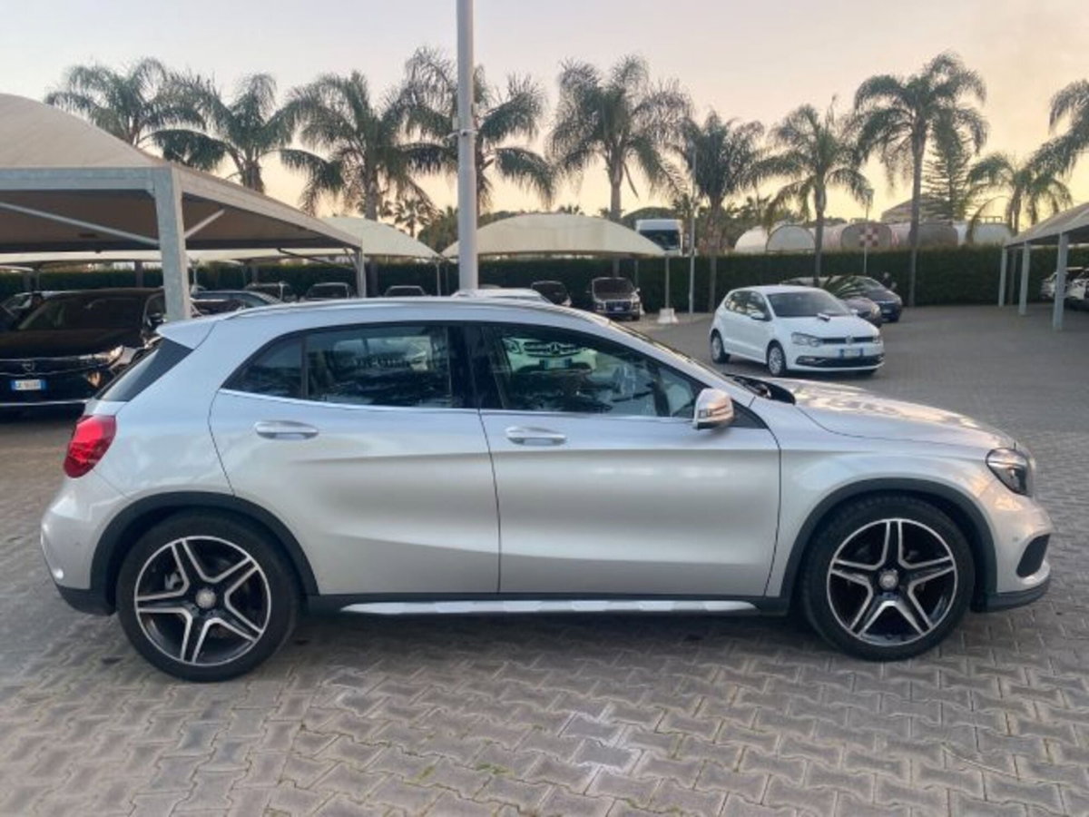 Mercedes-Benz GLA SUV 200 CDI Automatic 4Matic Premium (5)