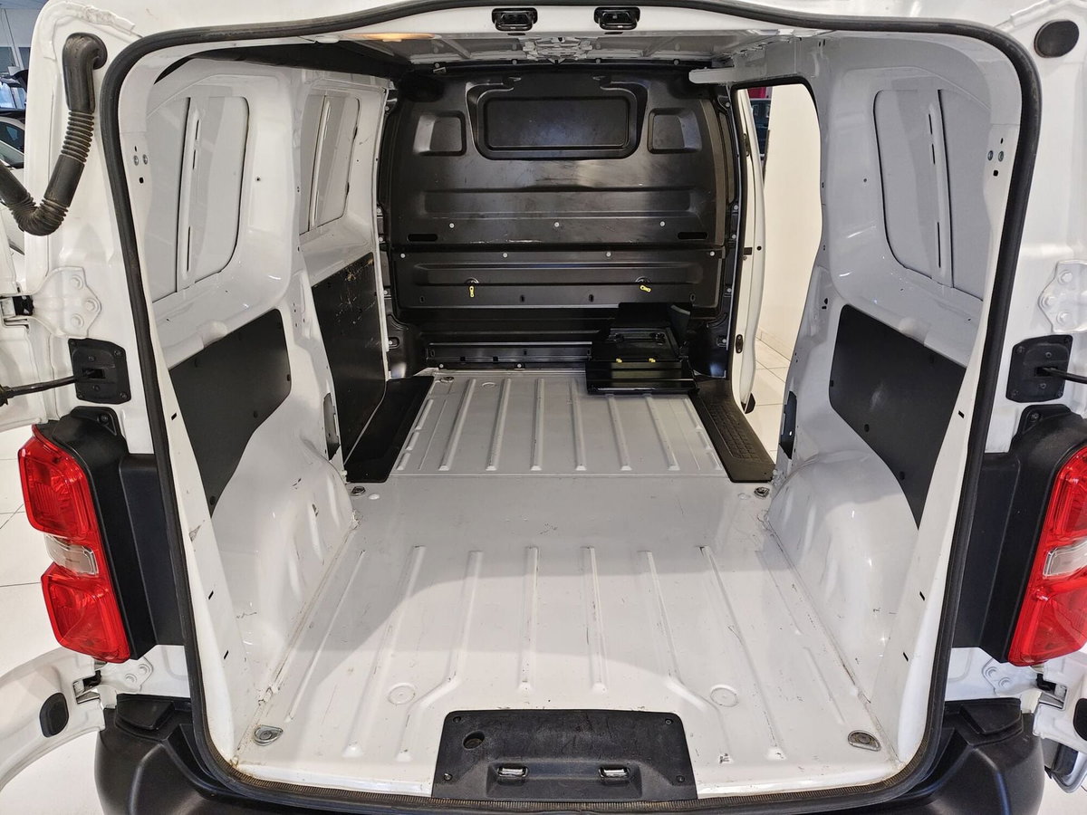 Opel Vivaro Furgone 2.0D 120CV S&S AT8 PL-SL-TN-DC L Furg. Enjoy Mag. (2)