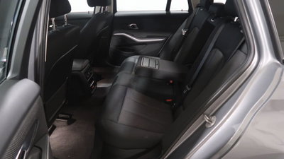 BMW Serie 3 Touring 318d 48V (18)