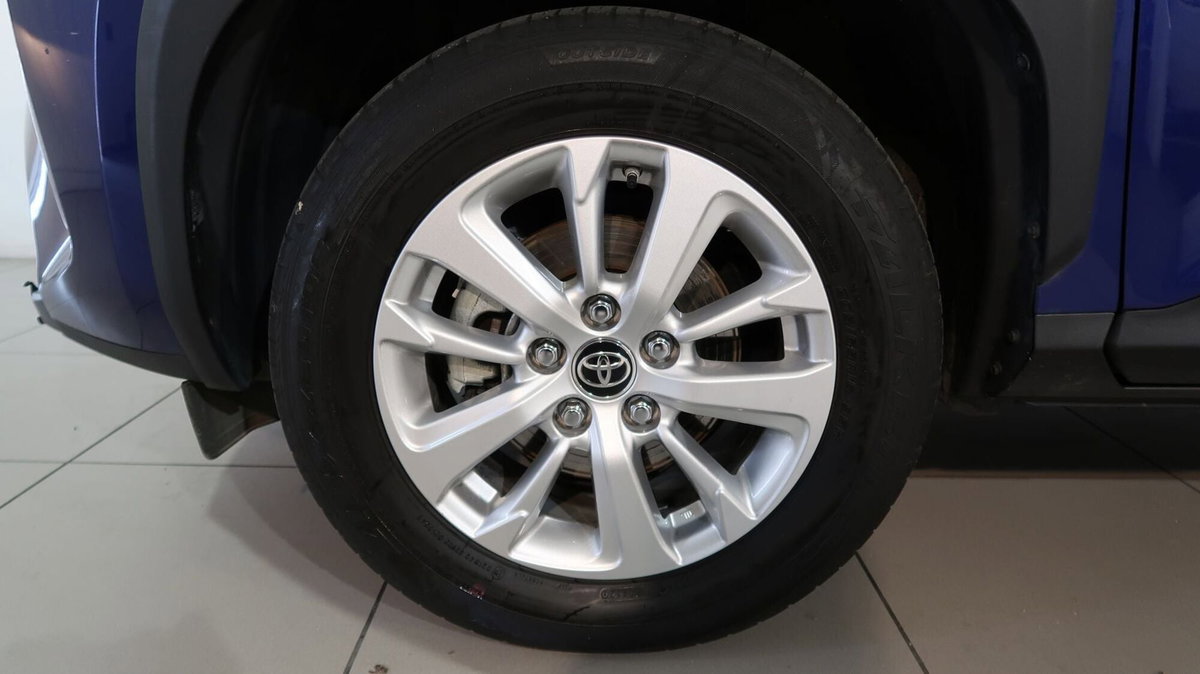 Toyota Yaris Cross 1.5h GR Sport Black Sky fwd 116cv e-cvt (19)