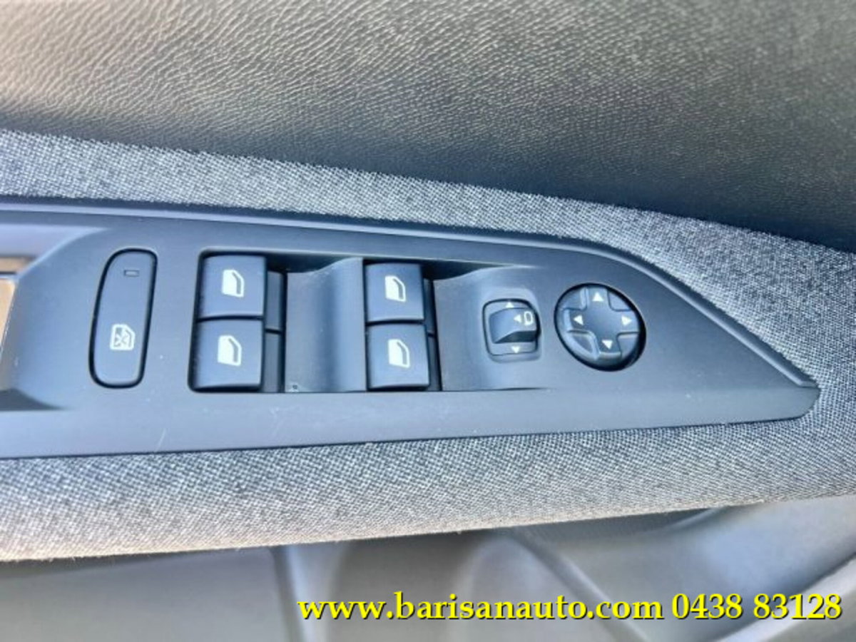 Peugeot 3008 BlueHDi 130 S&S Business (13)