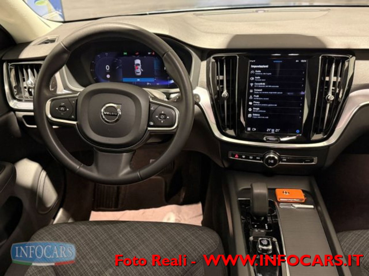 Volvo V60 B4 (d) automatico Core (10)