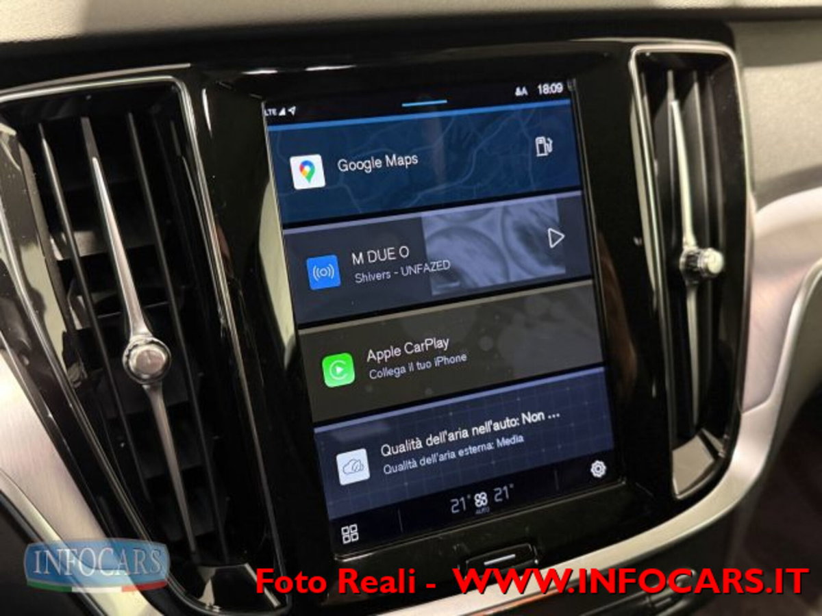 Volvo V60 B4 (d) automatico Core (17)