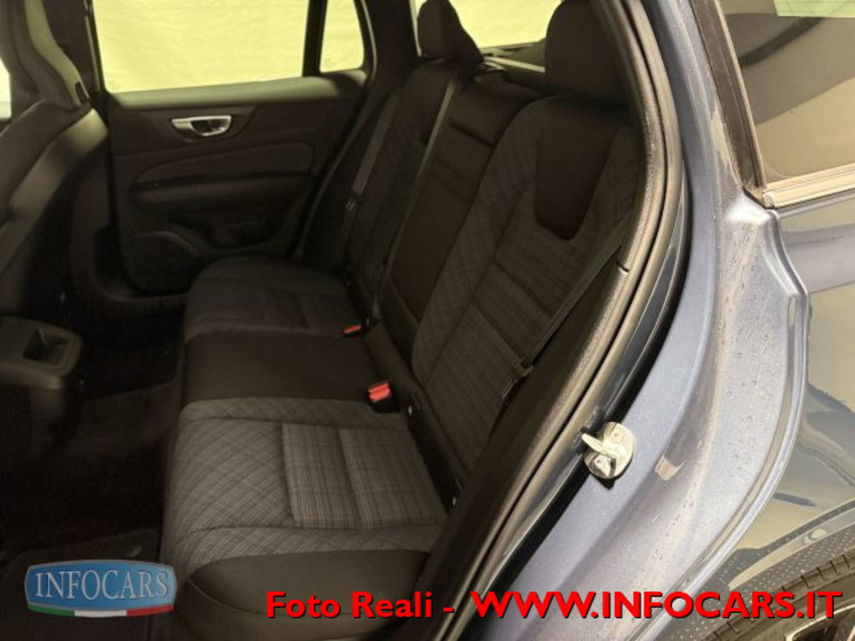 Volvo V60 B4 (d) automatico Core (7)