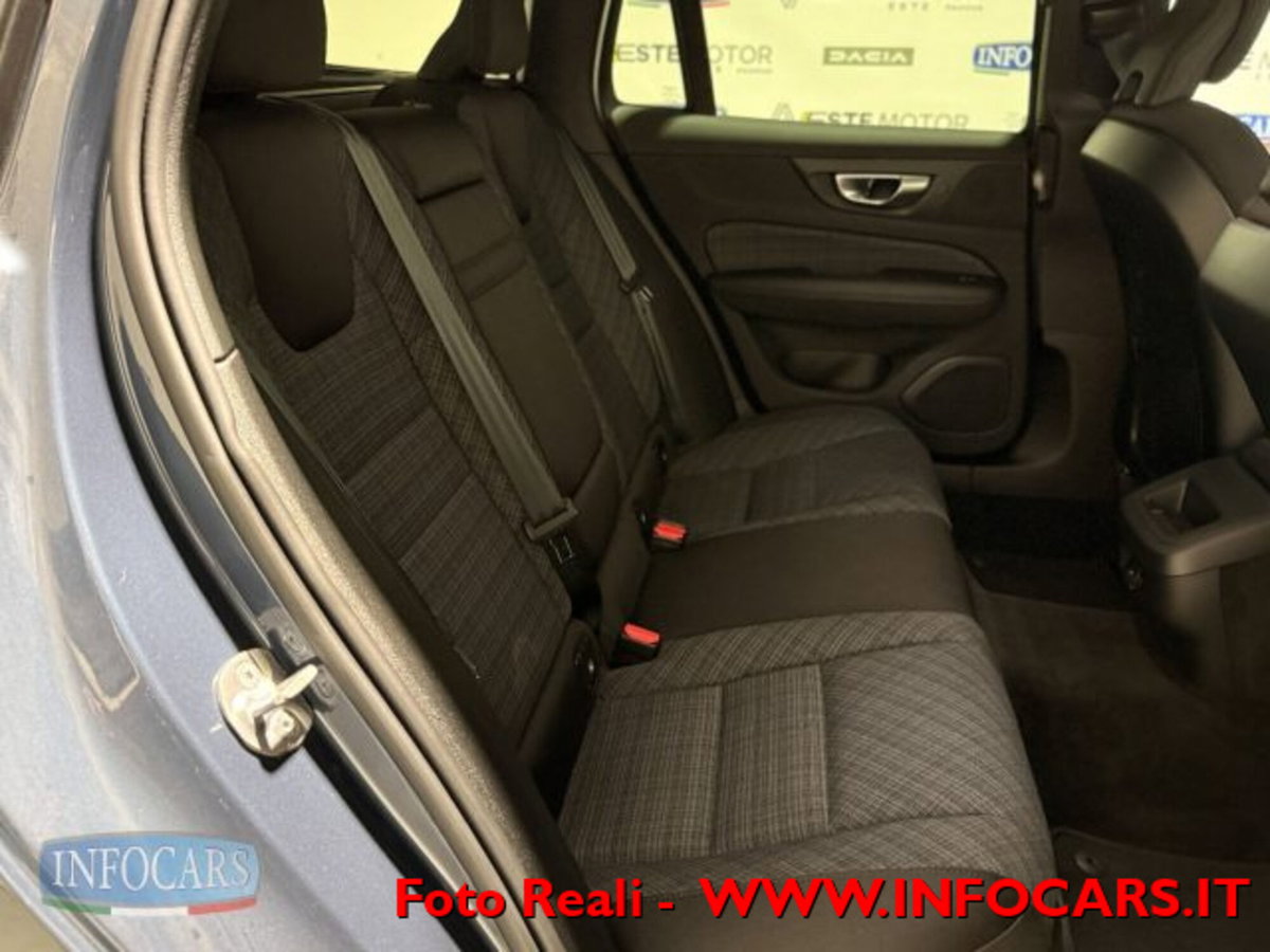 Volvo V60 B4 (d) automatico Core (8)