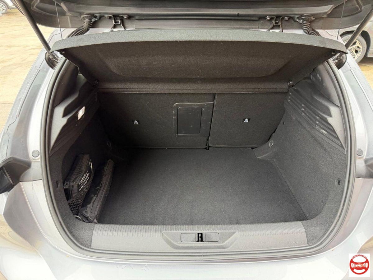 Peugeot 308 BlueHDi 130 S&S EAT8 Allure Pack (13)