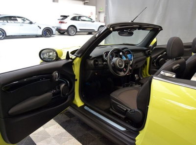 MINI Mini Cabrio 1.5 Cooper Essential Cabrio (2)