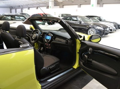 MINI Mini Cabrio 1.5 Cooper Essential Cabrio (3)
