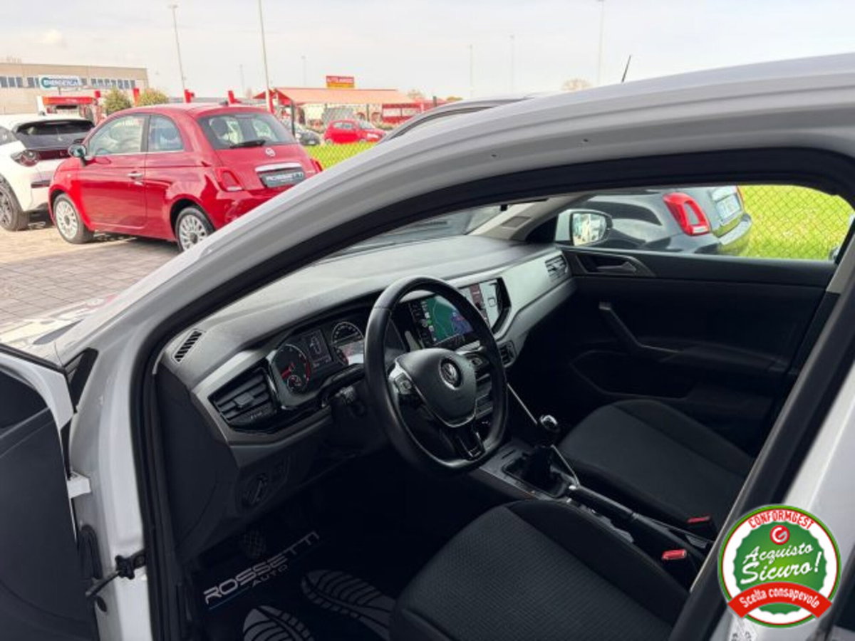 Volkswagen Polo 1.0 Young 80cv (12)
