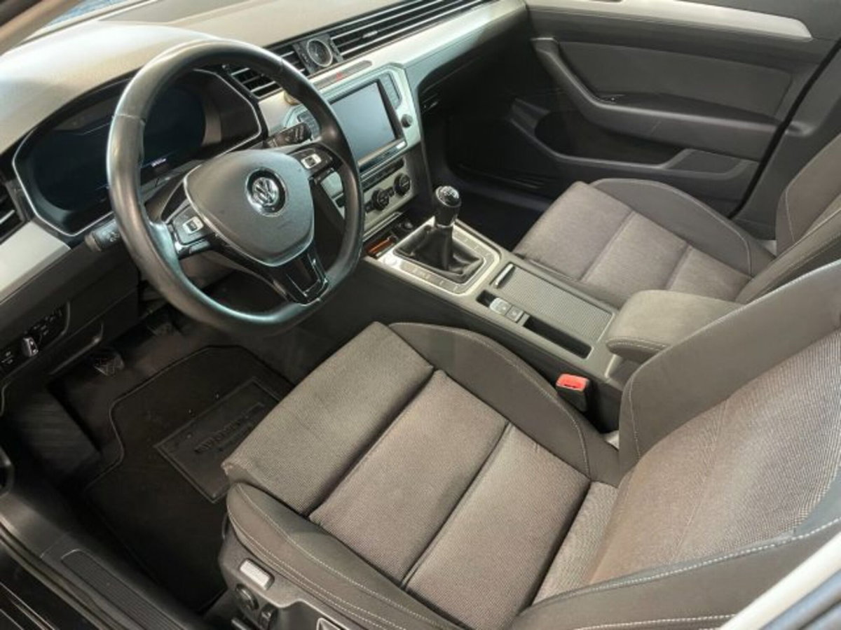 Volkswagen Passat Variant 1.6 TDI Business BlueMotion Technology (8)