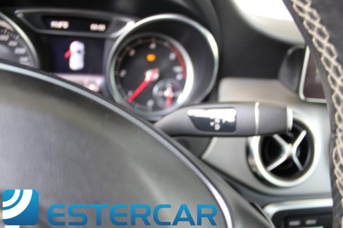 Mercedes-Benz GLA SUV 180 d Enduro (15)