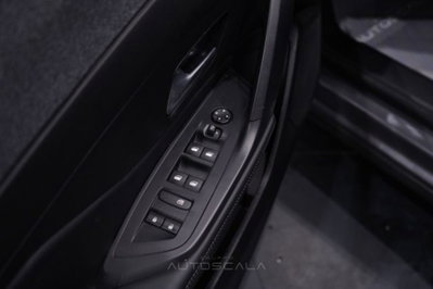 Peugeot 408 1.2 hybrid Allure 136cv e-dsc6 (10)