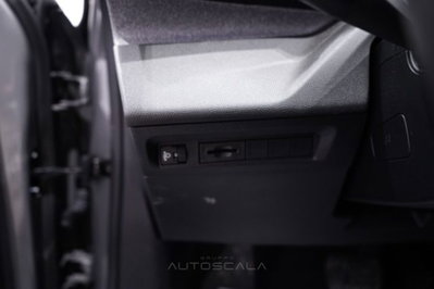 Peugeot 408 1.2 hybrid Allure 136cv e-dsc6 (12)