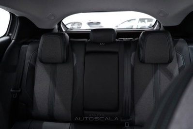 Peugeot 408 1.2 hybrid Allure 136cv e-dsc6 (19)