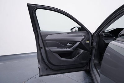 Peugeot 408 1.2 hybrid Allure 136cv e-dsc6 (9)