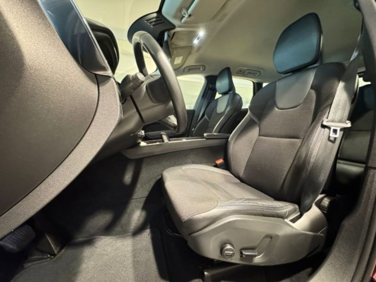 Volvo XC60 2.0 b4 Essential auto (11)
