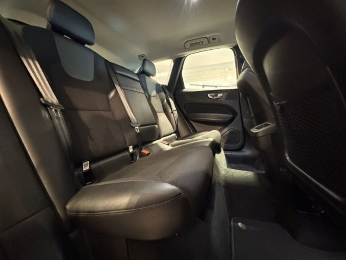Volvo XC60 2.0 b4 Essential auto (13)
