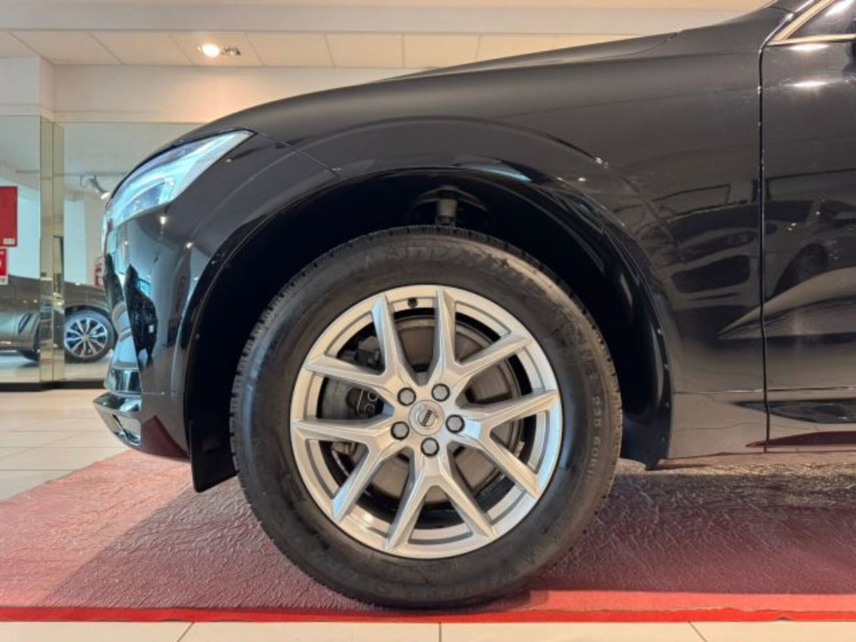 Volvo XC60 2.0 b4 Essential auto (4)