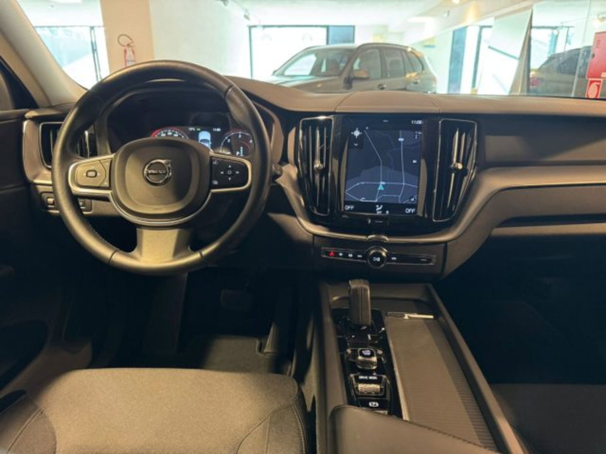 Volvo XC60 2.0 b4 Essential auto (9)