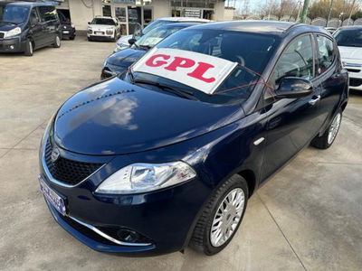 Lancia Ypsilon 1.2 69 CV 5 porte GPL Ecochic Silver usata