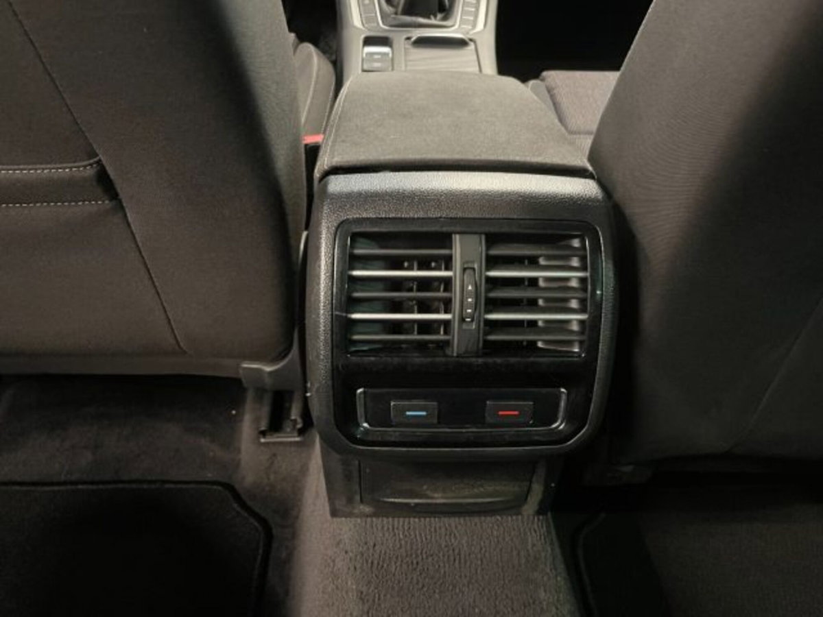 Volkswagen Passat Variant 1.6 TDI Trendline BlueMotion Technology (12)
