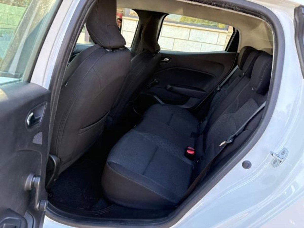 Renault Clio Blue dCi 85 CV 5 porte Zen (8)
