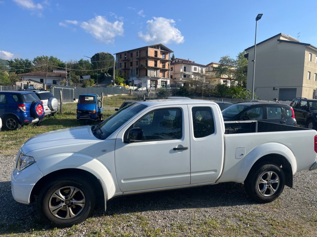 Nissan Navara 2.5 dCi 4 porte Double Cab SE (3)