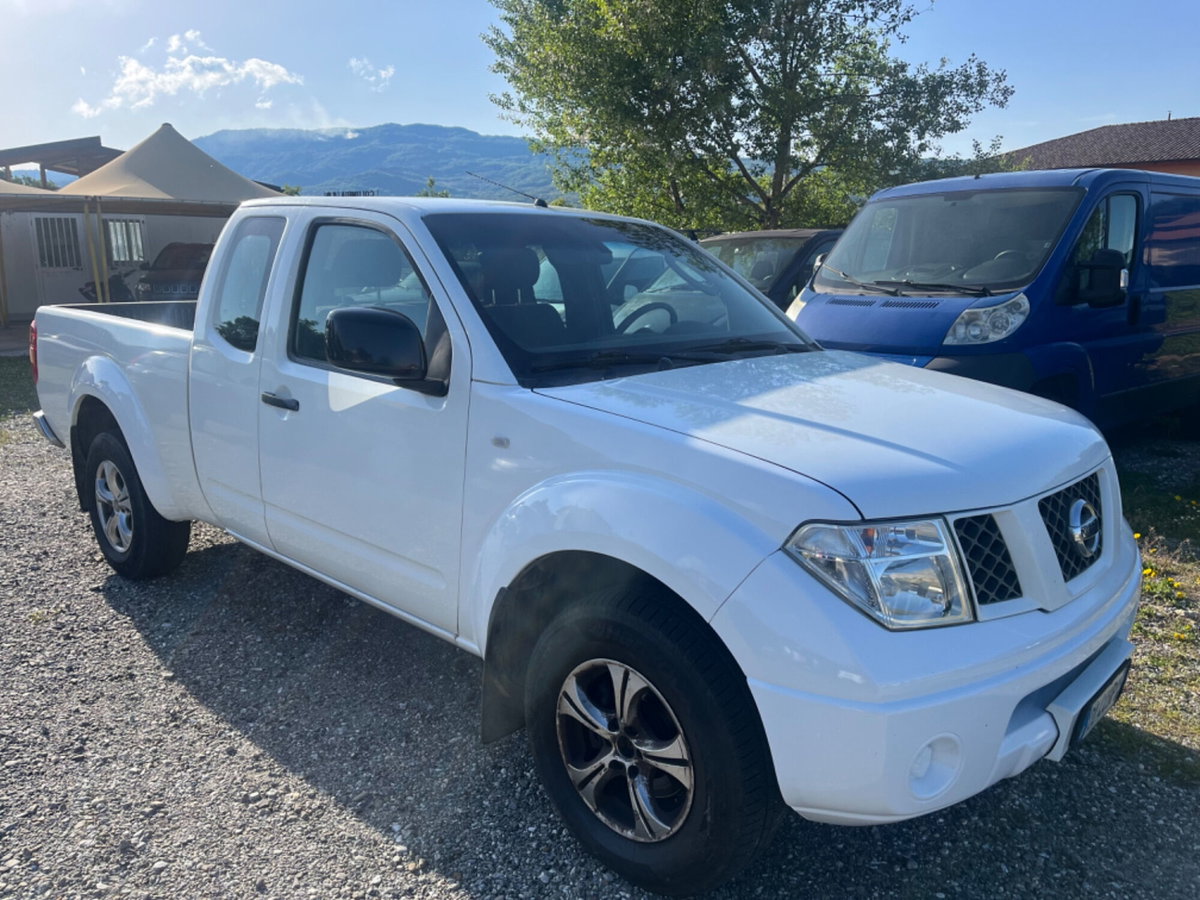 Nissan Navara 2.5 dCi 4 porte Double Cab SE (4)