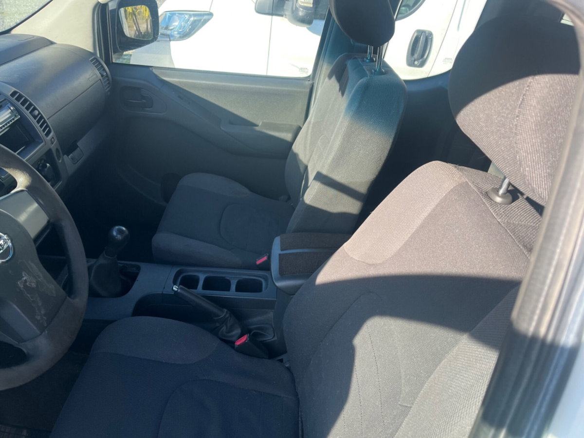 Nissan Navara 2.5 dCi 4 porte Double Cab SE (9)