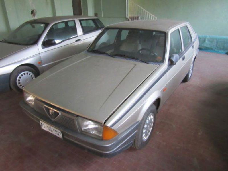 Alfa Romeo 75 1.6
