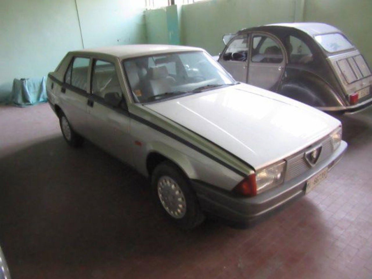 Alfa Romeo 75 1.6 (2)