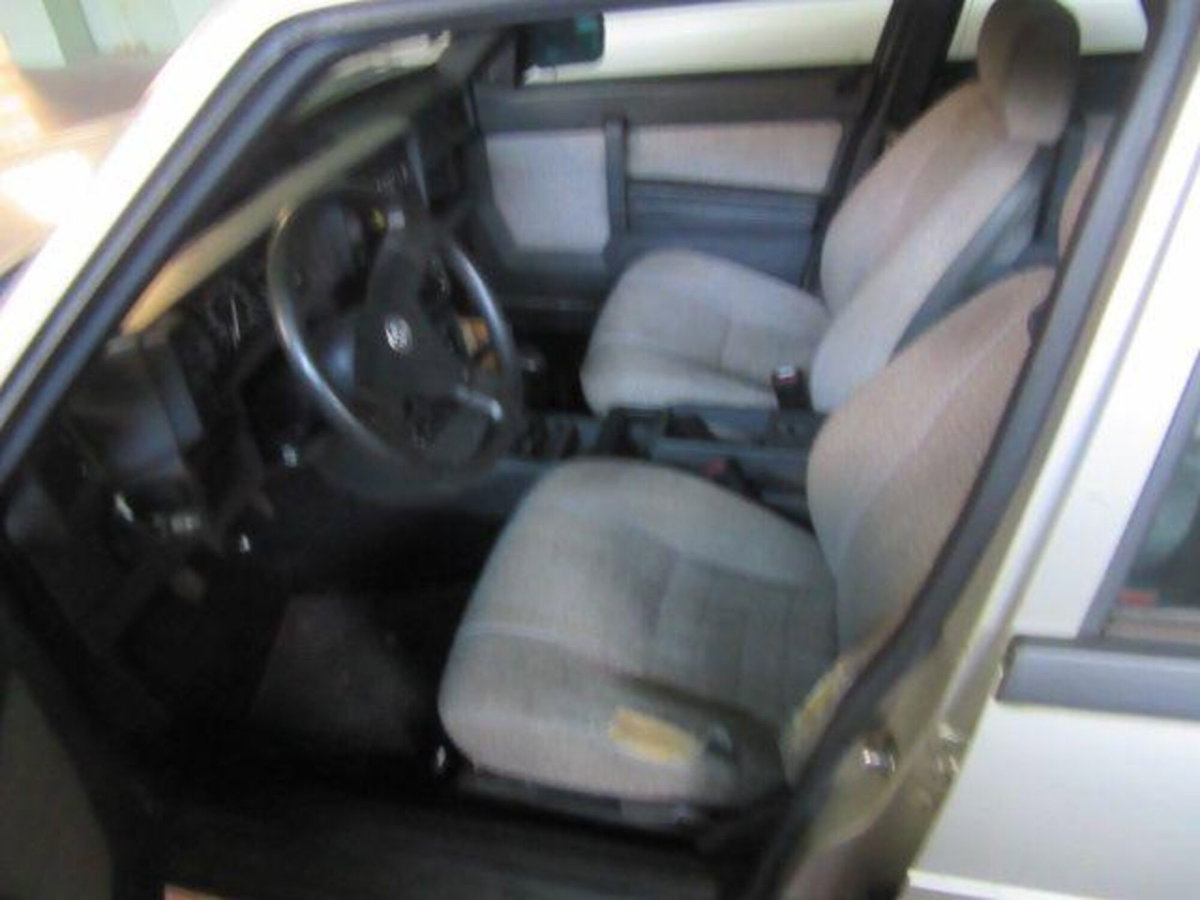 Alfa Romeo 75 1.6 (7)