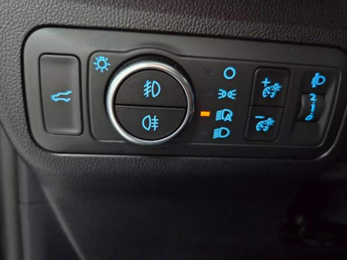 Ford Kuga 2.0 EcoBlue 120 CV aut. 2WD ST-Line X (14)